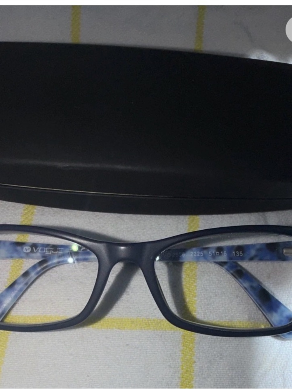 Lot of Women’s Eyeglass Frames & Cases - Vogue & Banana Republic Stylish Frames - Picture 6 of 11